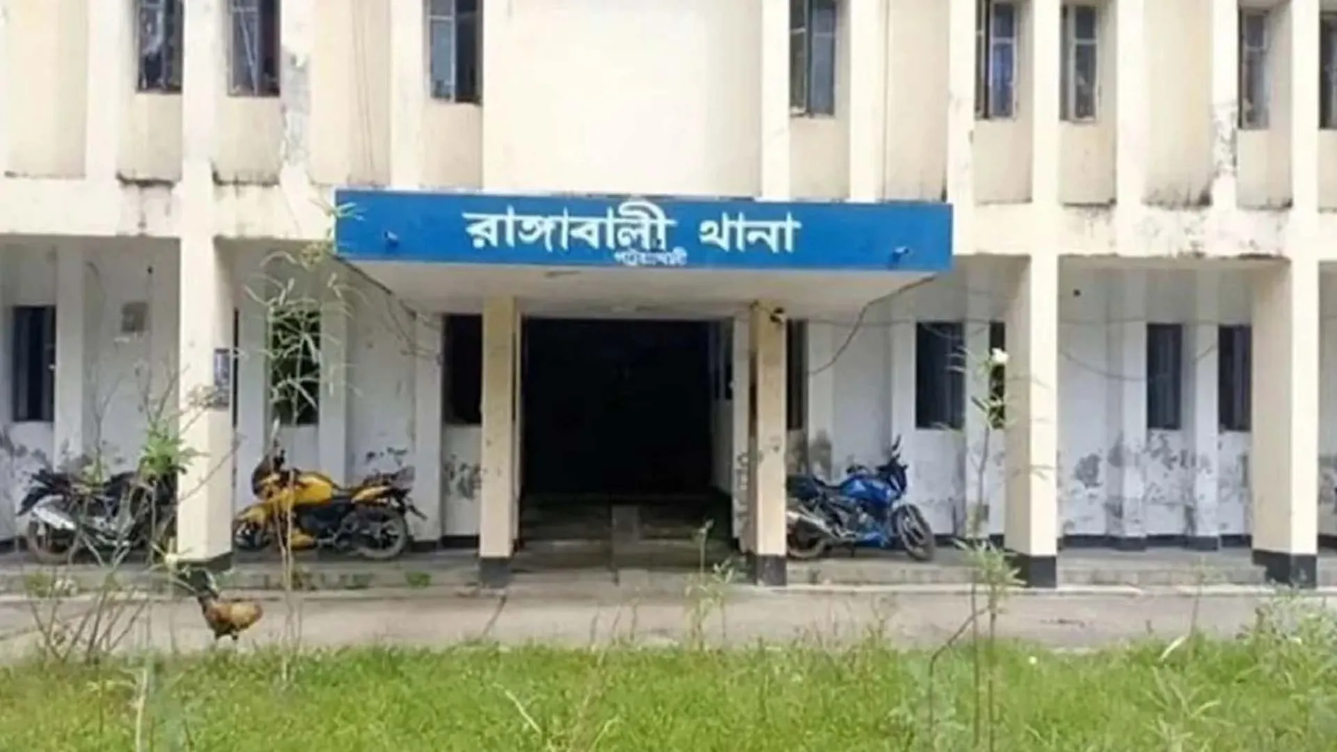 রাঙ্গাবালীতে গলায় ফাঁস দিয়ে গৃহবধূর আত্মহত্যা